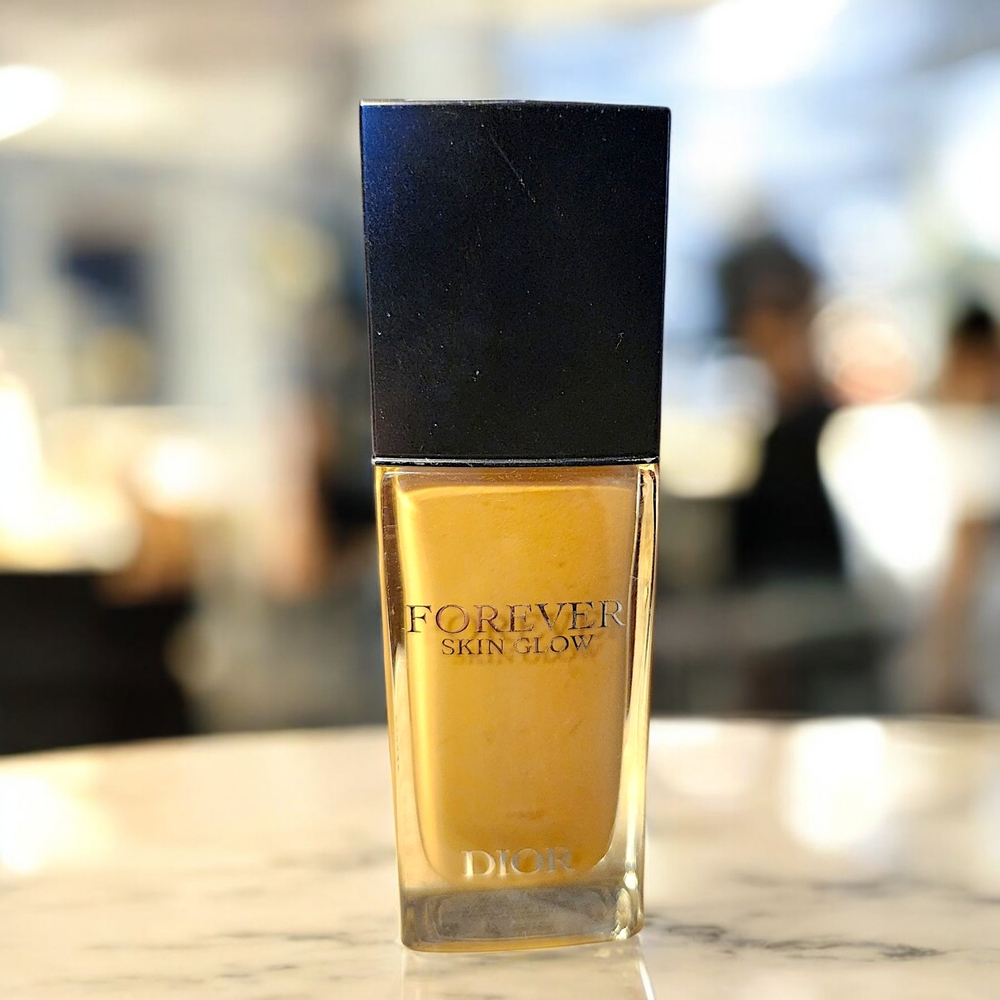 Dior 4WO Forever Skin Glow Foundation